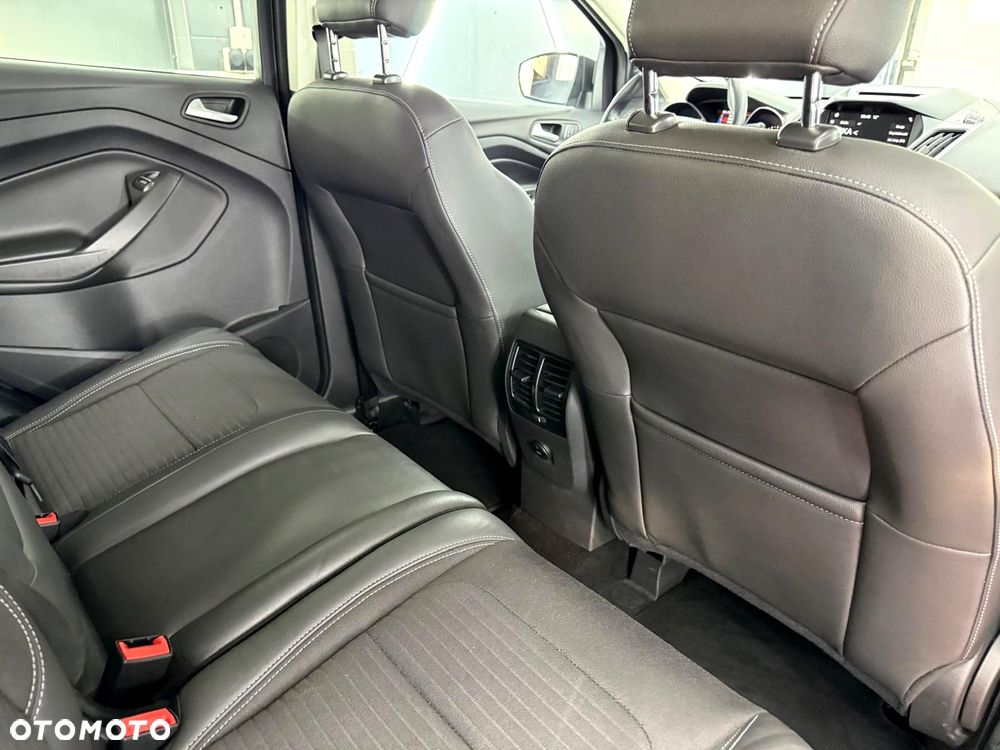 Ford Kuga 1.5 EcoBoost 2x4 Titanium - 28