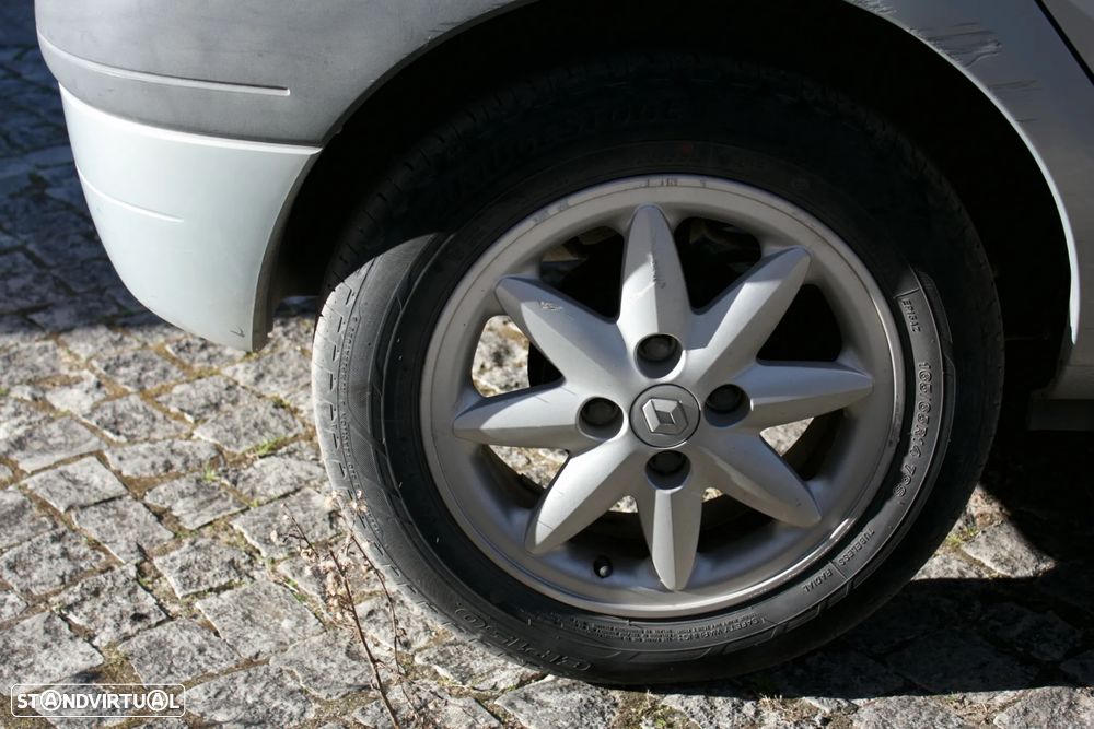 Renault Clio 1.2 - 10