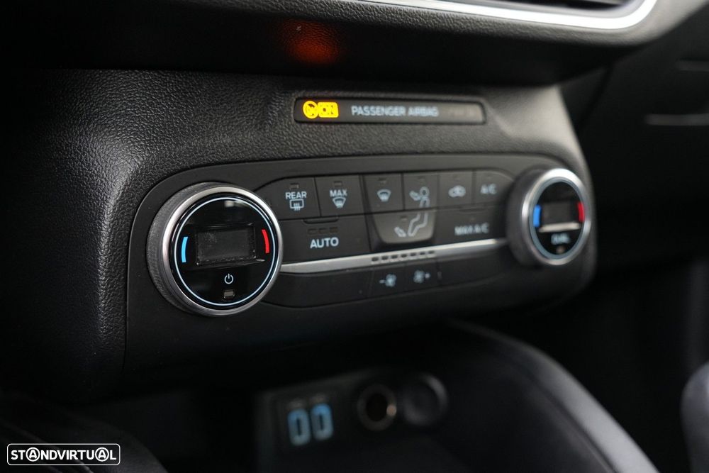 Ford Focus 1.0 EcoBoost MHEV Titanium - 13