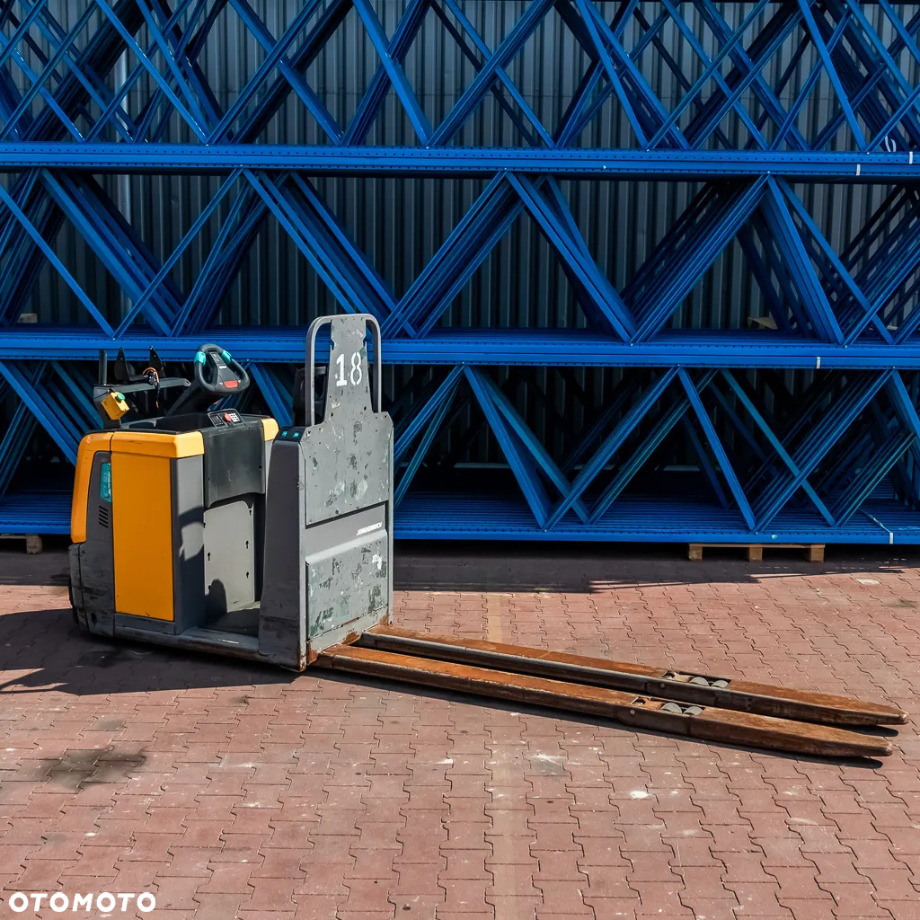Jungheinrich ECE 225 - 3