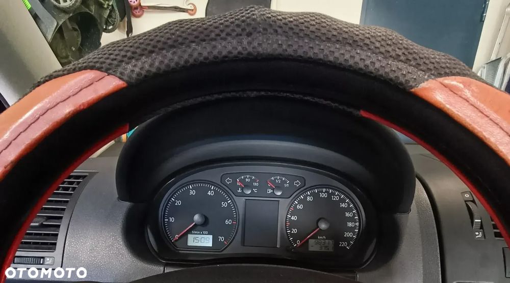 Volkswagen Polo 1.4 16V Trendline - 8