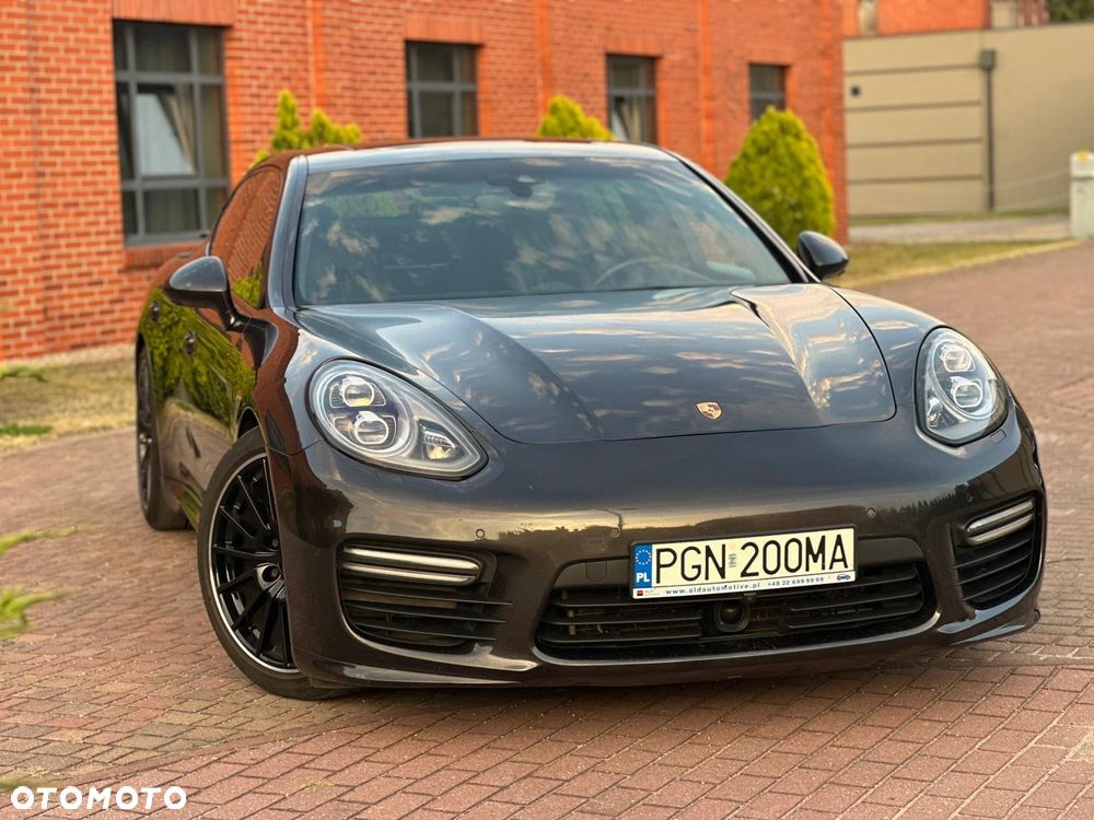 Porsche Panamera GTS - 4