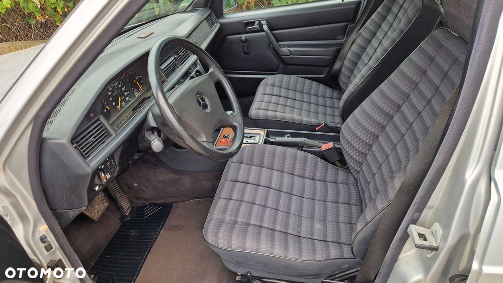 Mercedes-Benz W201 (190) - 8