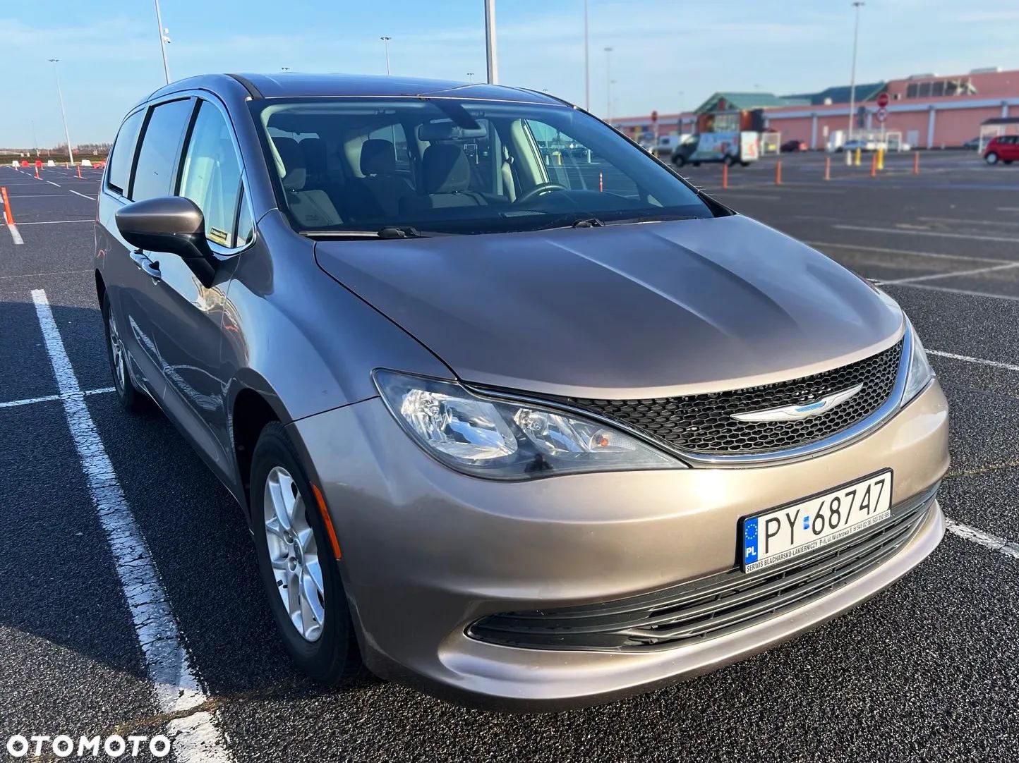 Chrysler Pacifica - 1