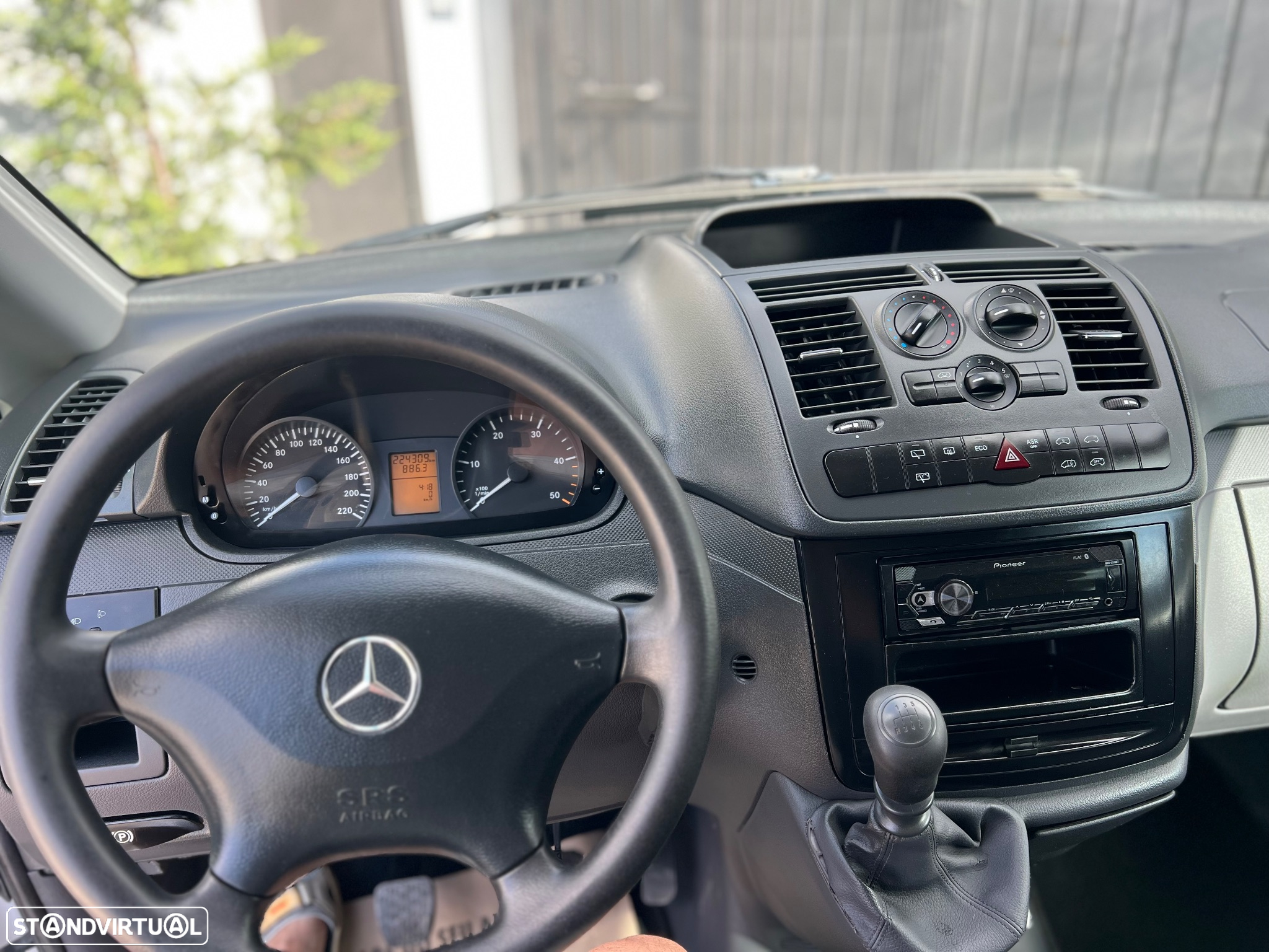 Mercedes-Benz Vito long 5-6 lugares - 20