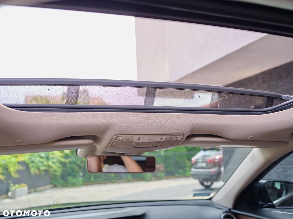 Mercedes-Benz Klasa E 220 d 9G-TRONIC - 25