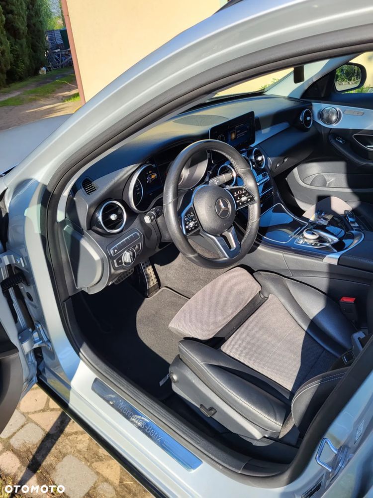 Mercedes-Benz Klasa C 220 d 9G-TRONIC - 33