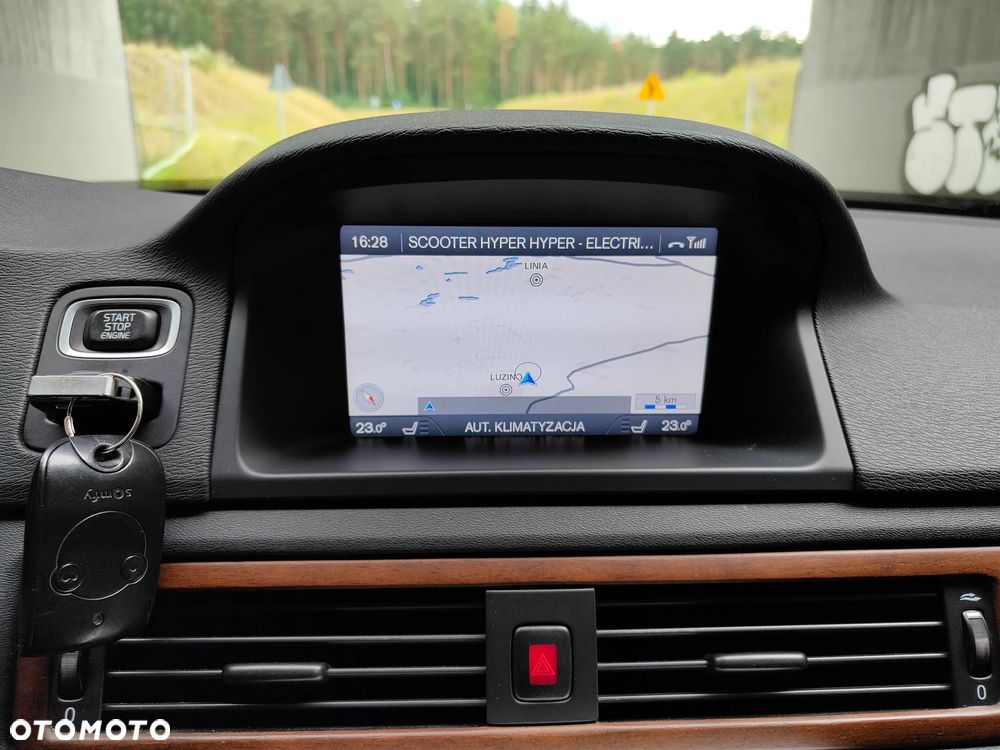 Volvo XC 70 - 23
