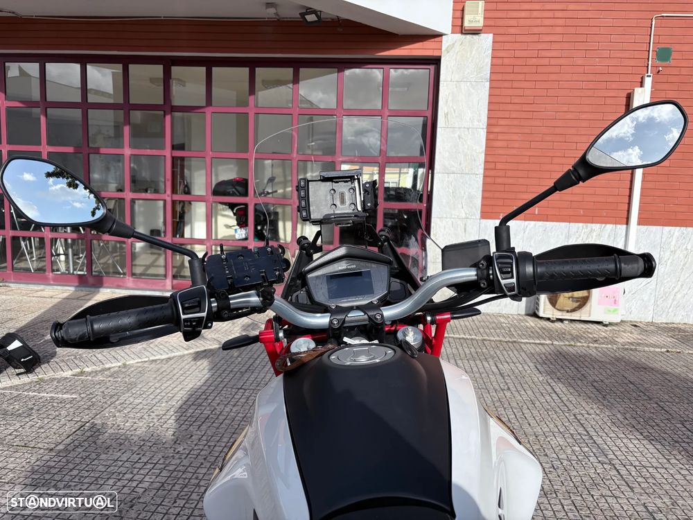 Moto Guzzi V85 TT - 15