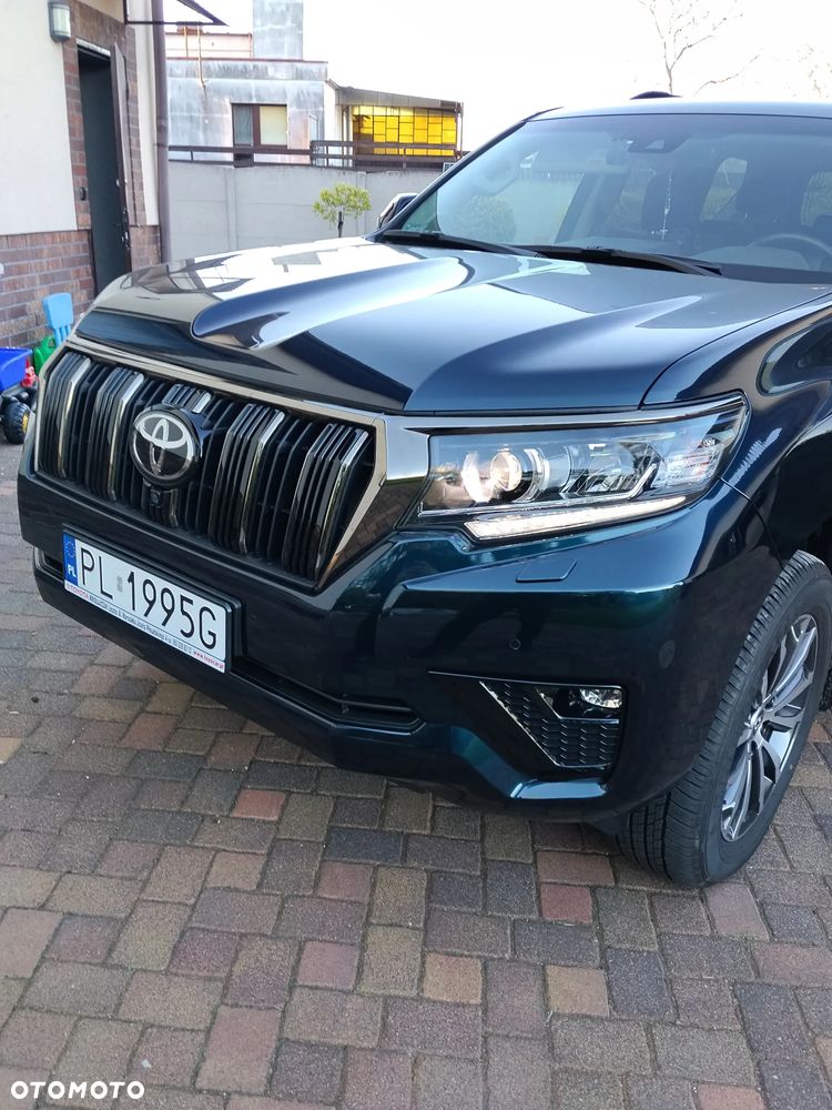 Toyota Land Cruiser 2022 photo 2