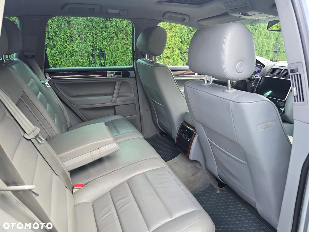 Volkswagen Touareg 2.5 R5 TDI Tiptr - 24