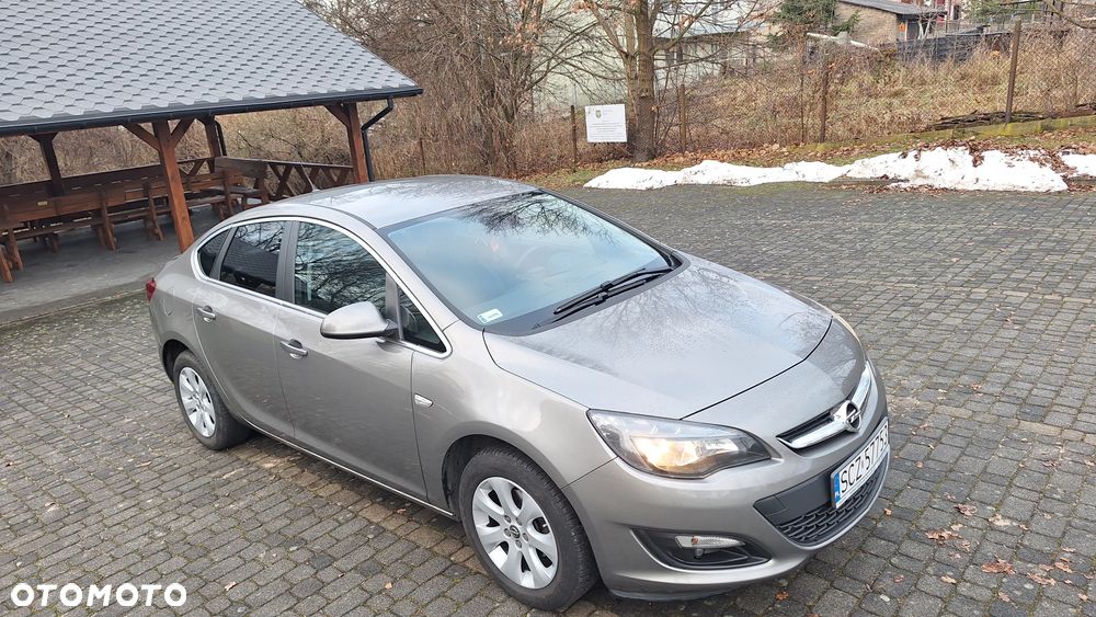 Opel Astra 1.4 T Executive EU6 - 6