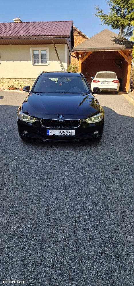 BMW Seria 3 318d Sport Line - 9
