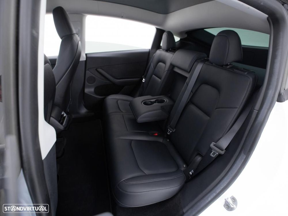 Tesla Model Y RWD - 10