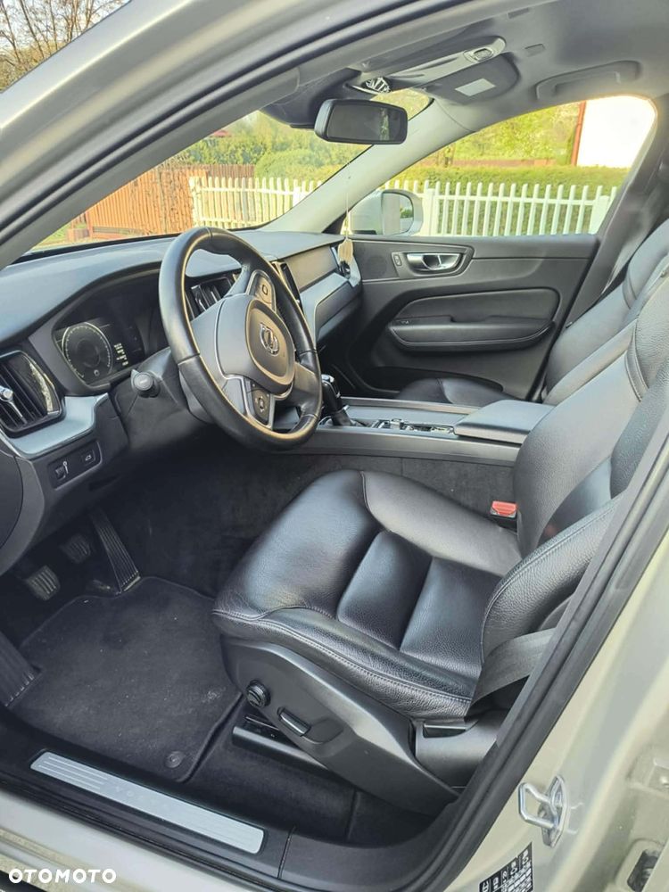 Volvo XC 60 D4 AWD Momentum - 13