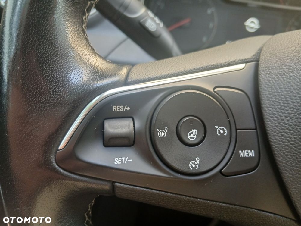 Opel Grandland X 1.6 T Elegance S&S - 22