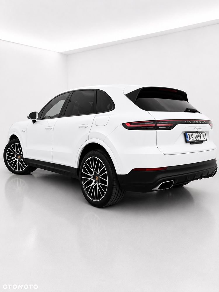Porsche Cayenne - 1