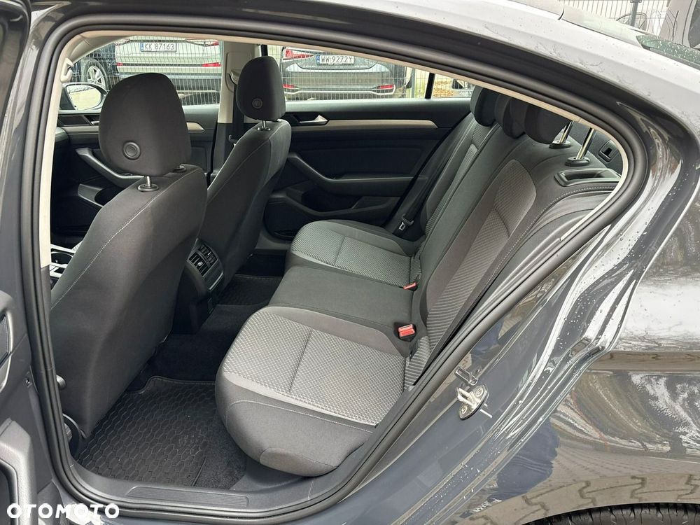 Volkswagen Passat 2.0 TDI EVO Essence - 19