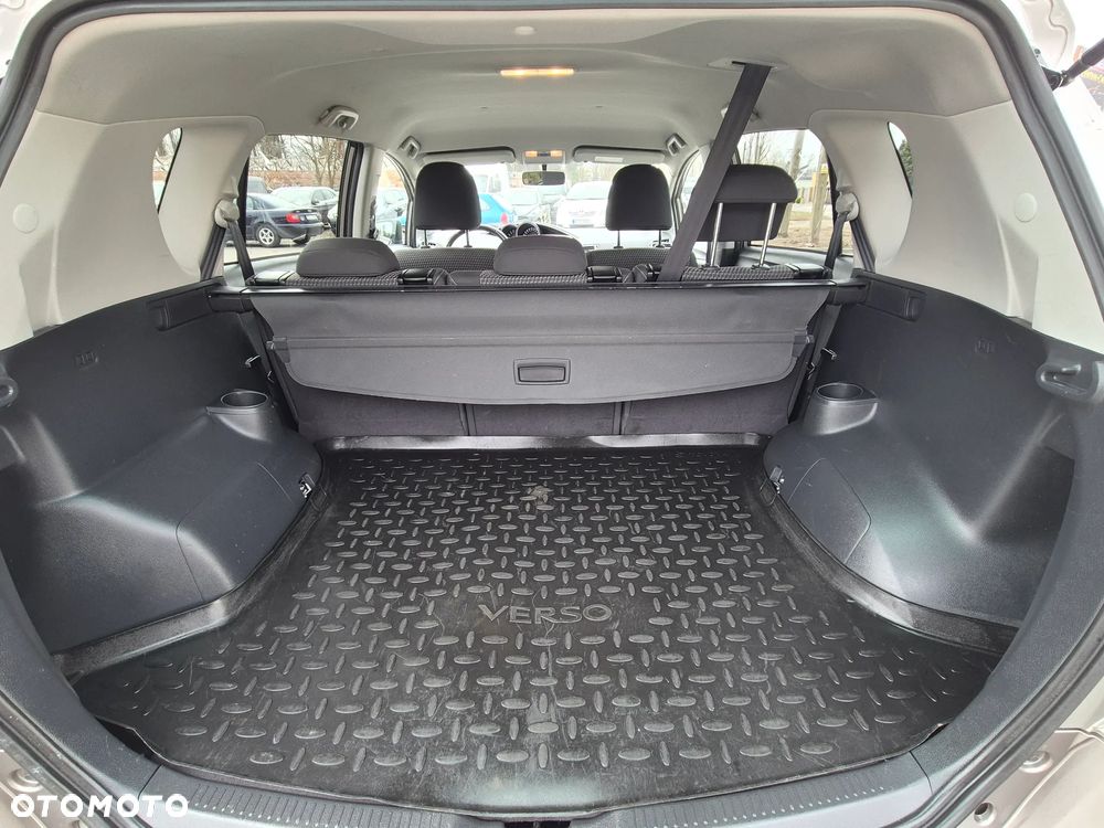 Toyota Verso 1.6 D-4D Prestige - 28