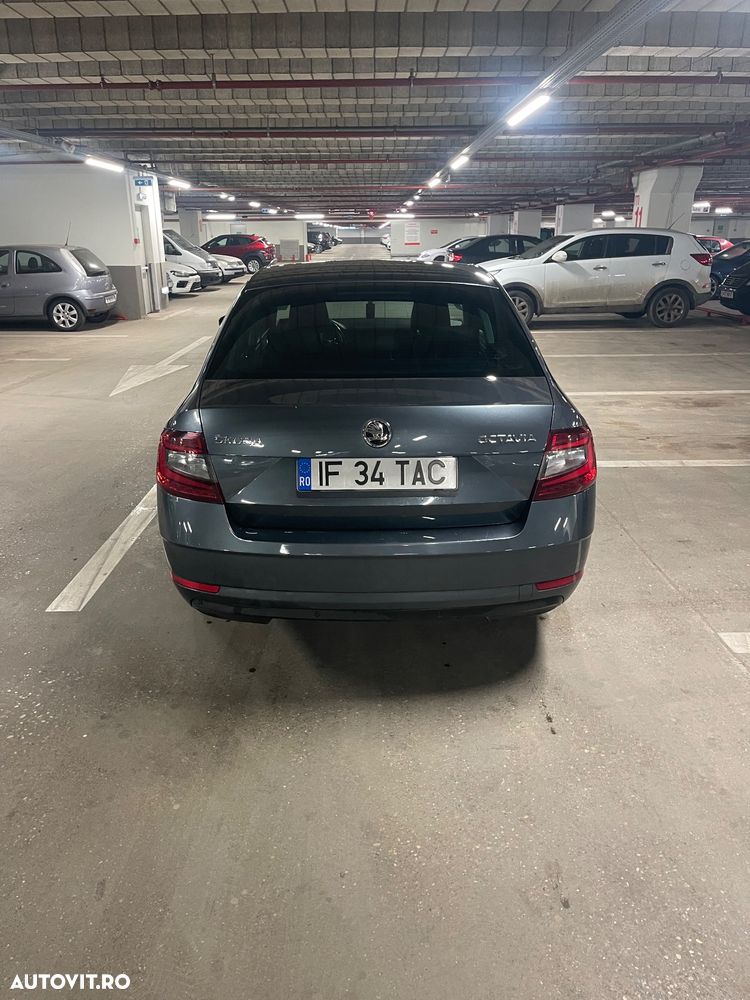 Skoda Octavia 1.6 TDI DSG Style - 2