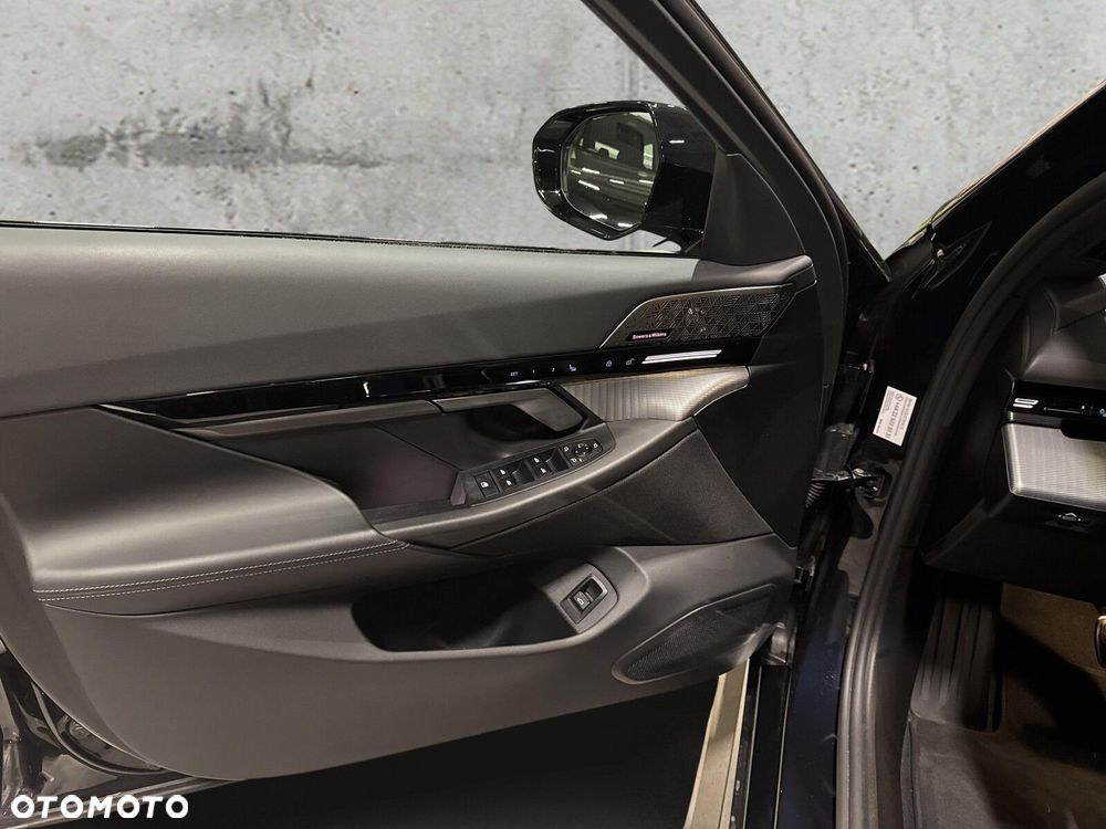 BMW Seria 5 530e xDrive PHEV M Sport - 11