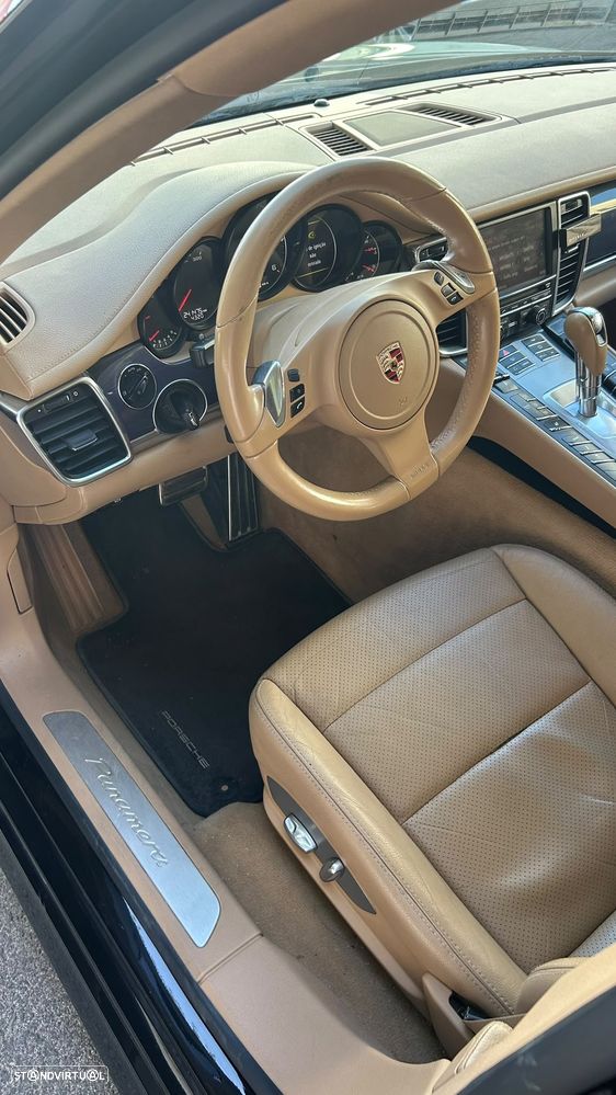 Porsche Panamera 3.0 V6 - 8