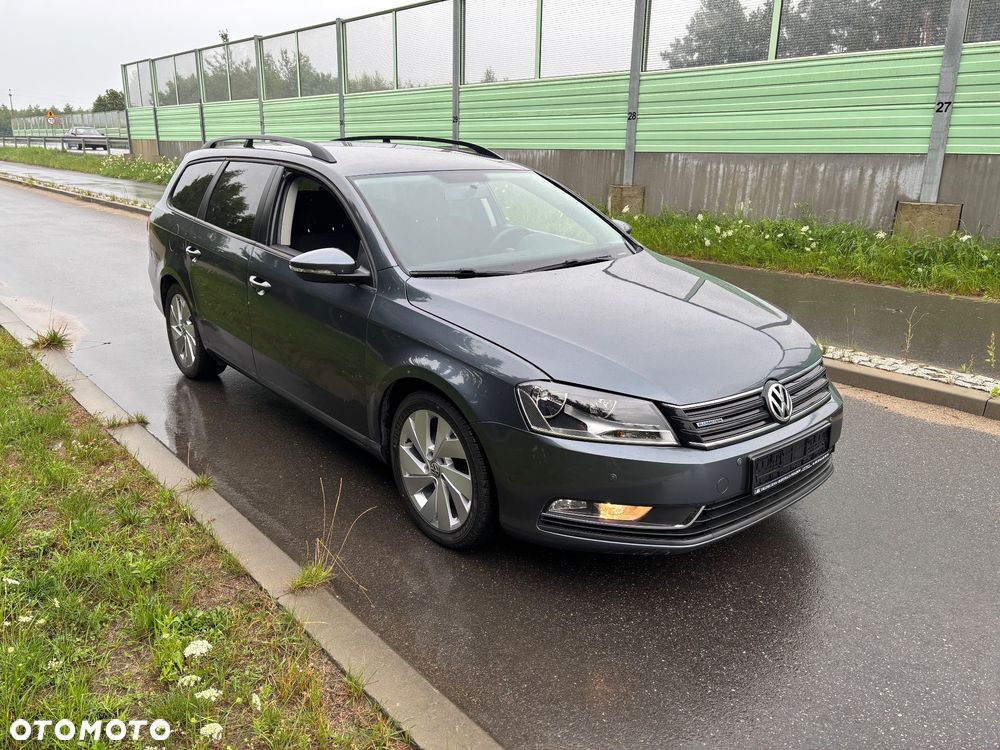 Volkswagen Passat - 1