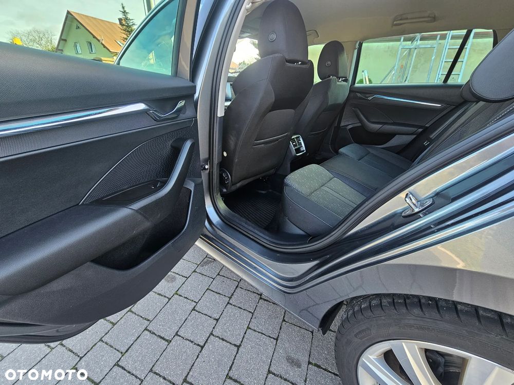 Skoda Octavia 2.0 TSI 4x4 Style DSG - 11
