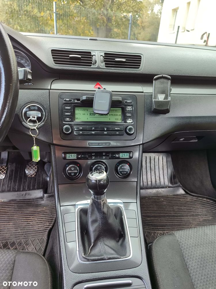 Volkswagen Passat 1.9 TDI Comfortline - 26