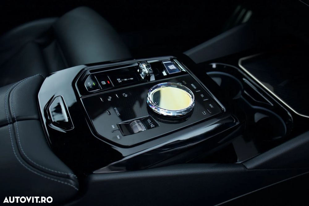 BMW Seria 5 520i AT MHEV - 18