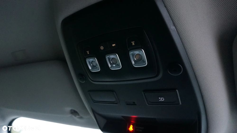 Renault Trafic Grand 2.0 dCi EDC - 16