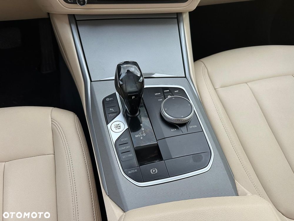 BMW Seria 3 318d Sport Line Shadow - 21