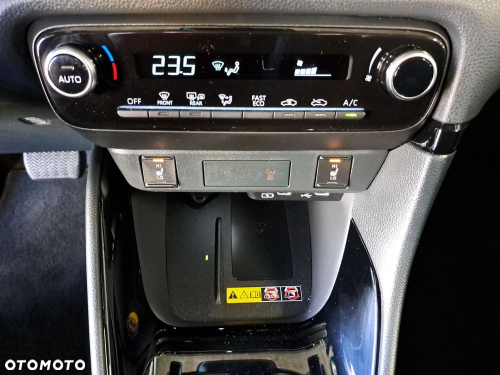 Toyota Yaris Hybrid 1.5 Style - 26