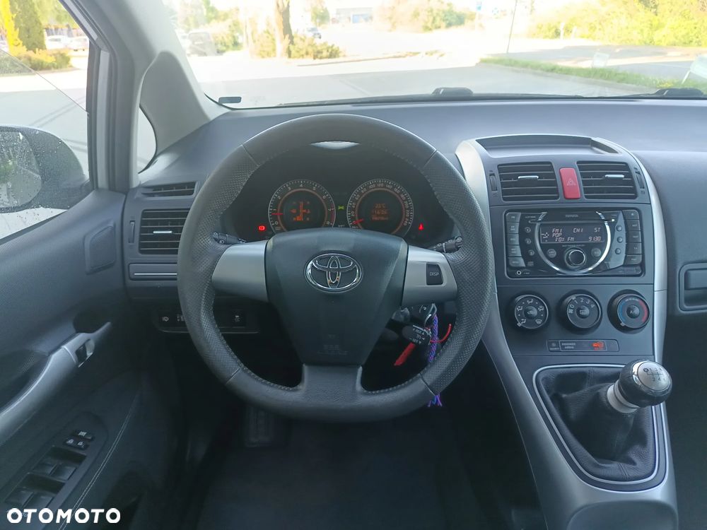 Toyota Auris 1.6 Luna - 10