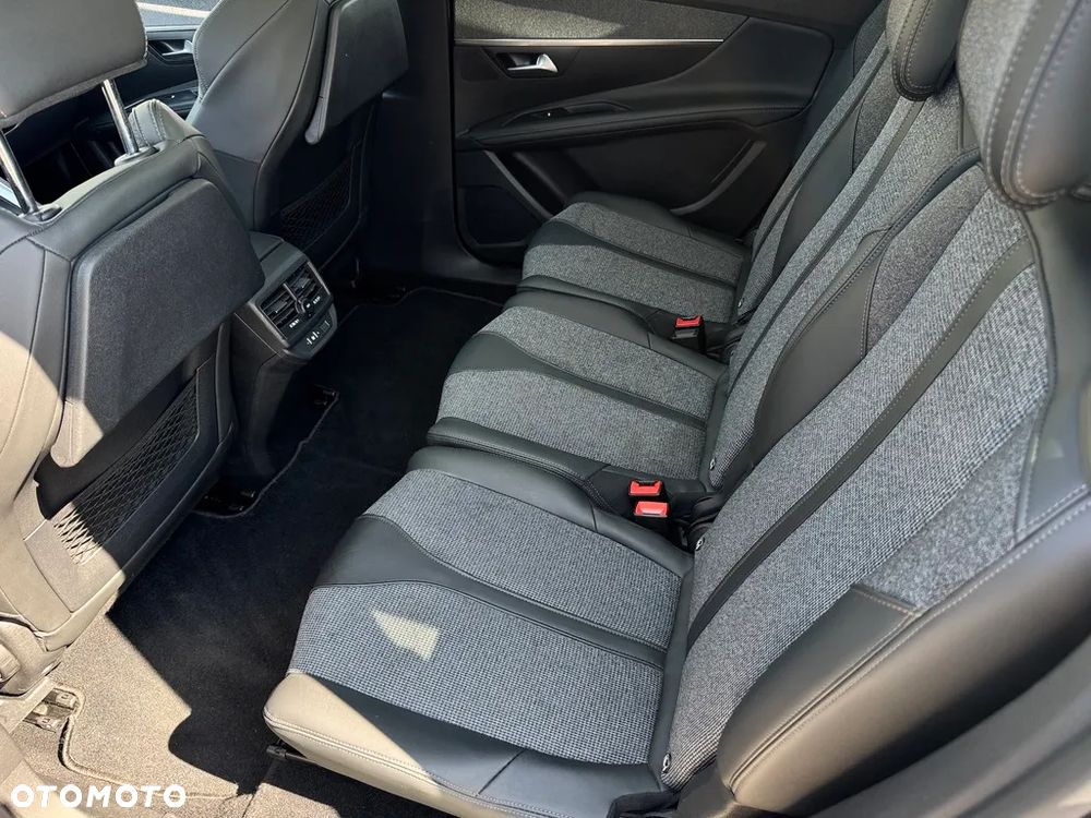 Peugeot 5008 - 10
