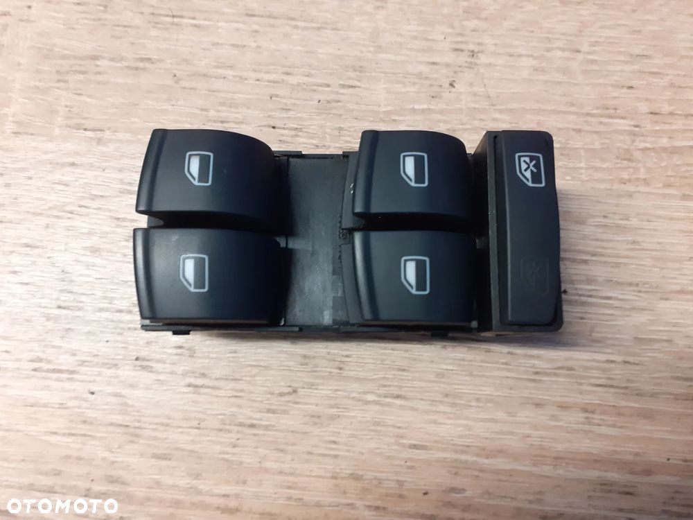 PRZEŁĄCZNIK SZYB DRZWI KIEROWCY AUDI A8D3 - 1