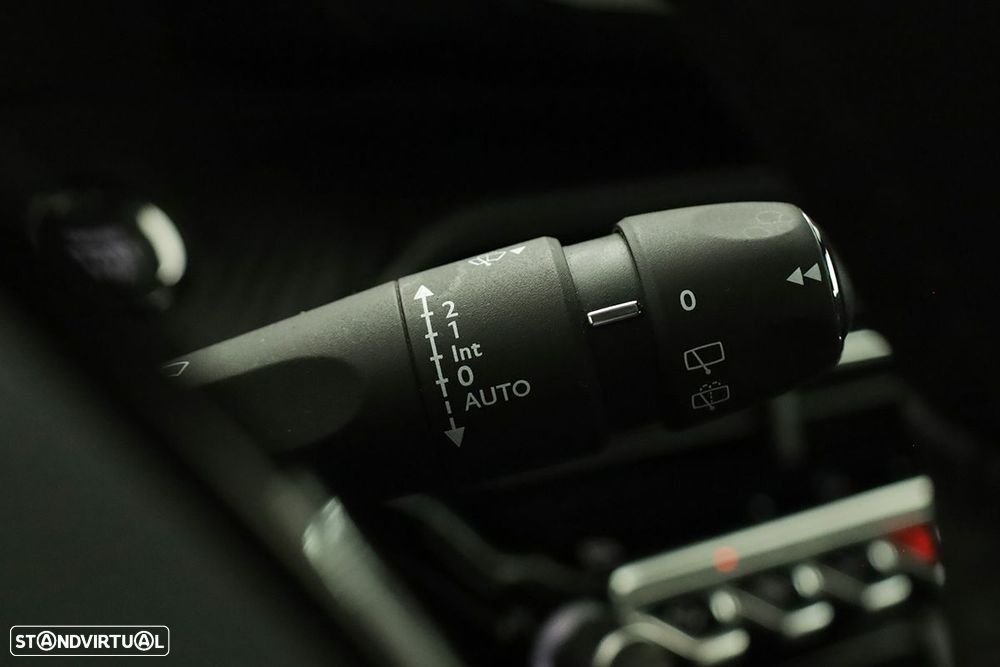 Peugeot 2008 1.2 PureTech Allure - 20