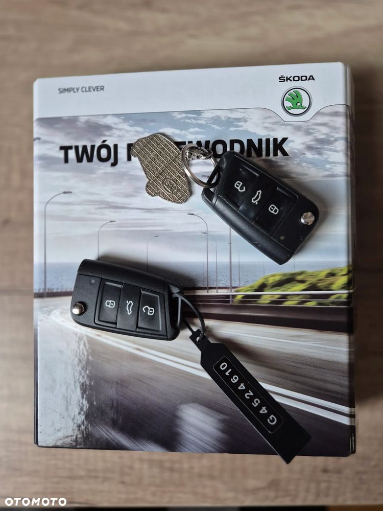 Skoda RAPID 1.2 TSI Style - 14