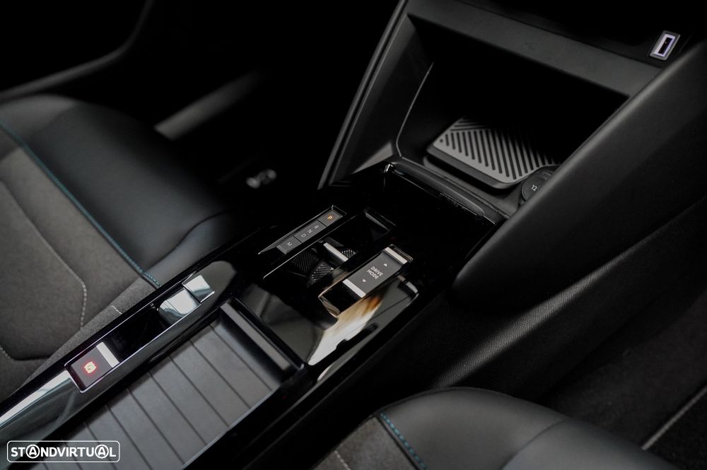 Citroën C4 1.2 PureTech Plus EAT8 - 8