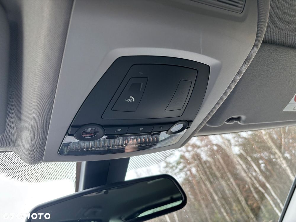 BMW Seria 5 520d - 24