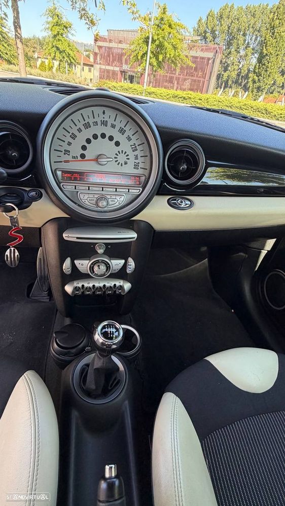 MINI Cabrio Cooper S - 11
