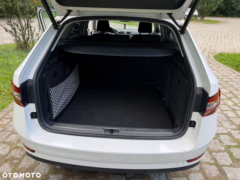 Skoda Superb 2.0 TDI Ambition DSG - 18