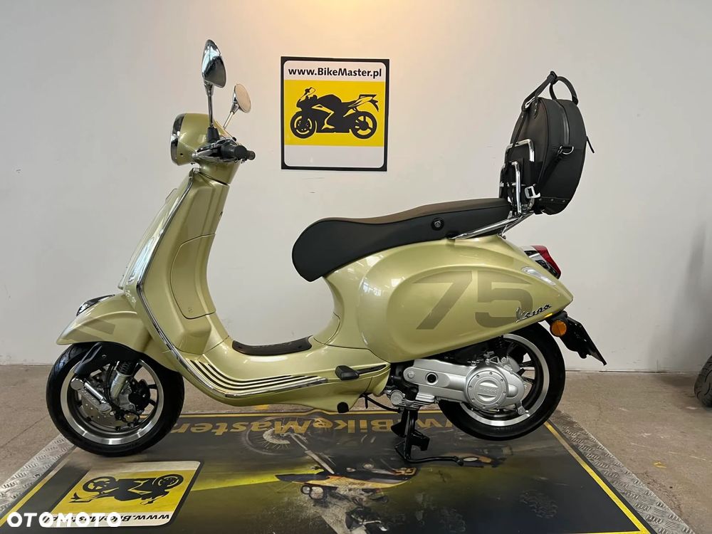 Piaggio Vespa - 2