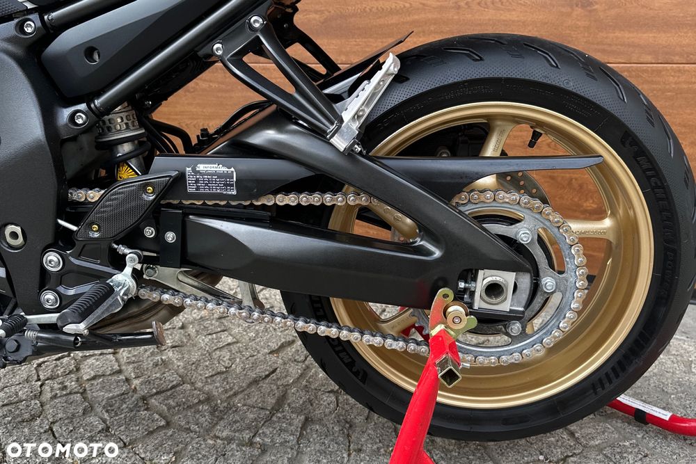 Yamaha FZ8 - 28