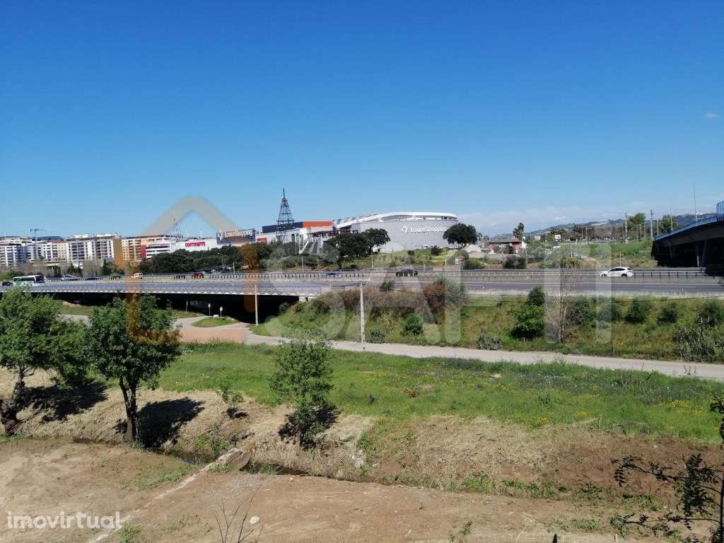 Terreno com 3500m2 em Loures - Grande imagem: 4/6