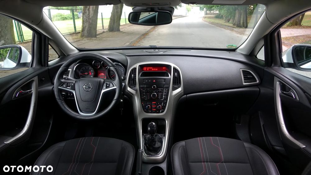 Opel Astra 1.4 Turbo - 10