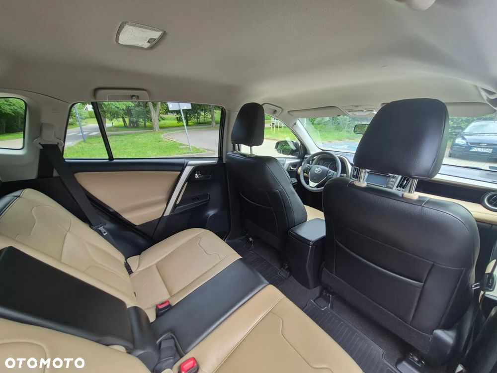 Toyota RAV4 2.0 D-4D Active - 12