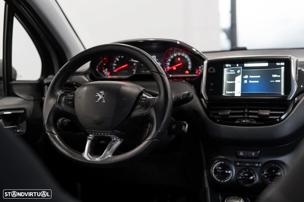 Peugeot 208 1.2 VTi SE Style - 27
