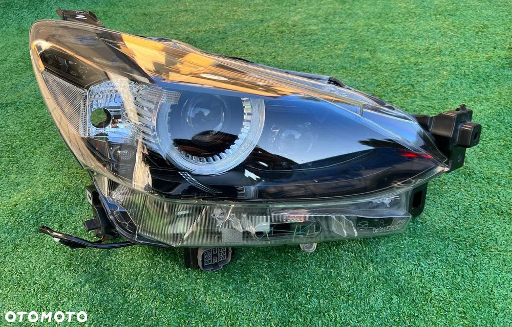 MAZDA 2 2020 2024 Lampa prawa prawy reflektor FULL LED M7 D43N51030 - 3