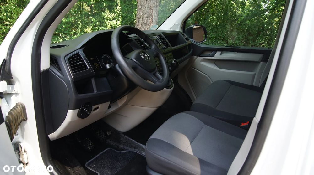 Volkswagen Transporter - 11